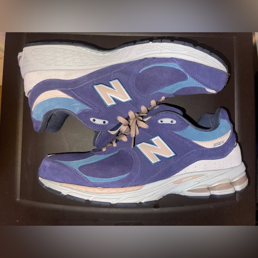 New Balance 2002R “Night Tide”